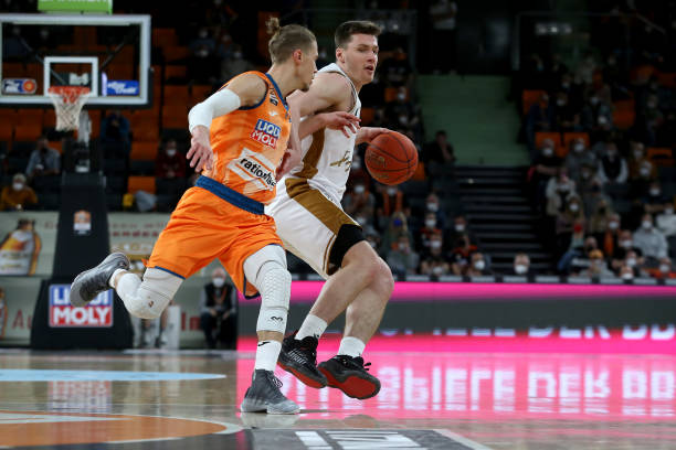 击亚冠冠军 击亚冠冠军