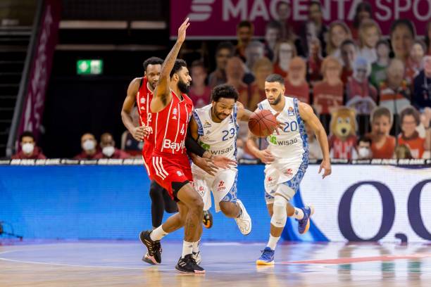 斗志去踢马 斗志去踢马